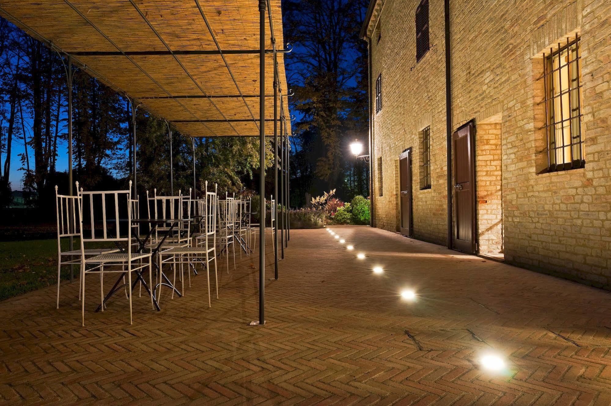 Locanda Del Re Guerriero San Pietro in Cerro Buitenkant foto